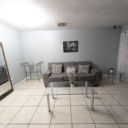 Milusol Vandrehjem Miami Shores Eksteriør billede